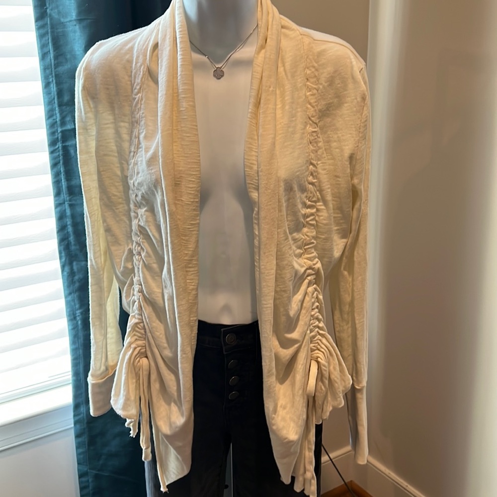 Crème ruched top
